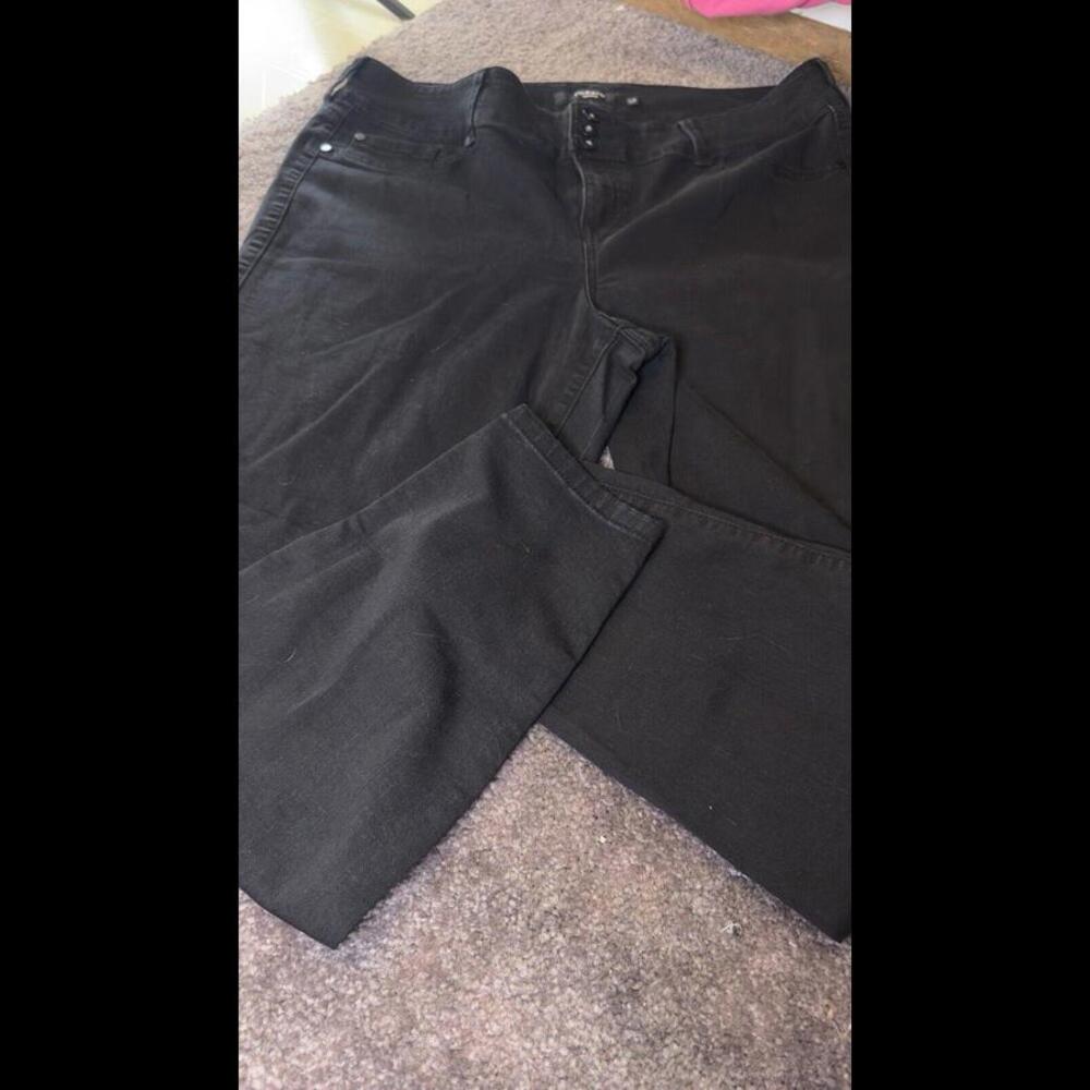 Torrid 22T Black Jeans 107